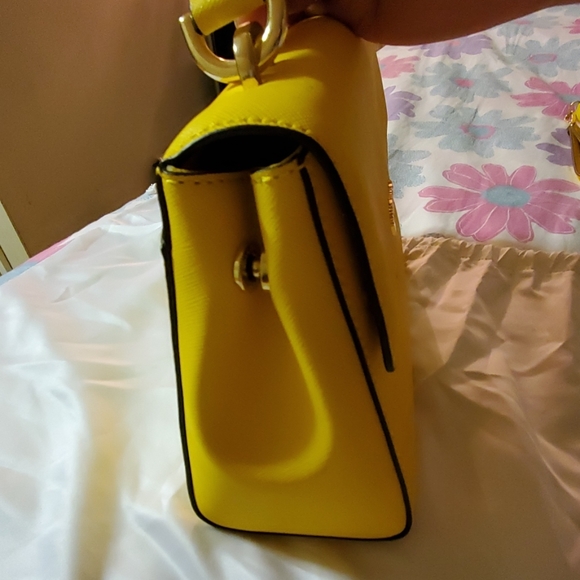 Michael Kors Small Ava Satchel-🌻Sunflower color - Picture 6 of 6